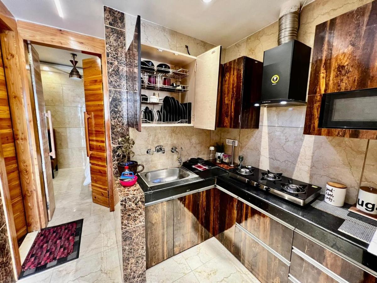 Divine Studios Rajouri Garden New Delhi Exteriör bild