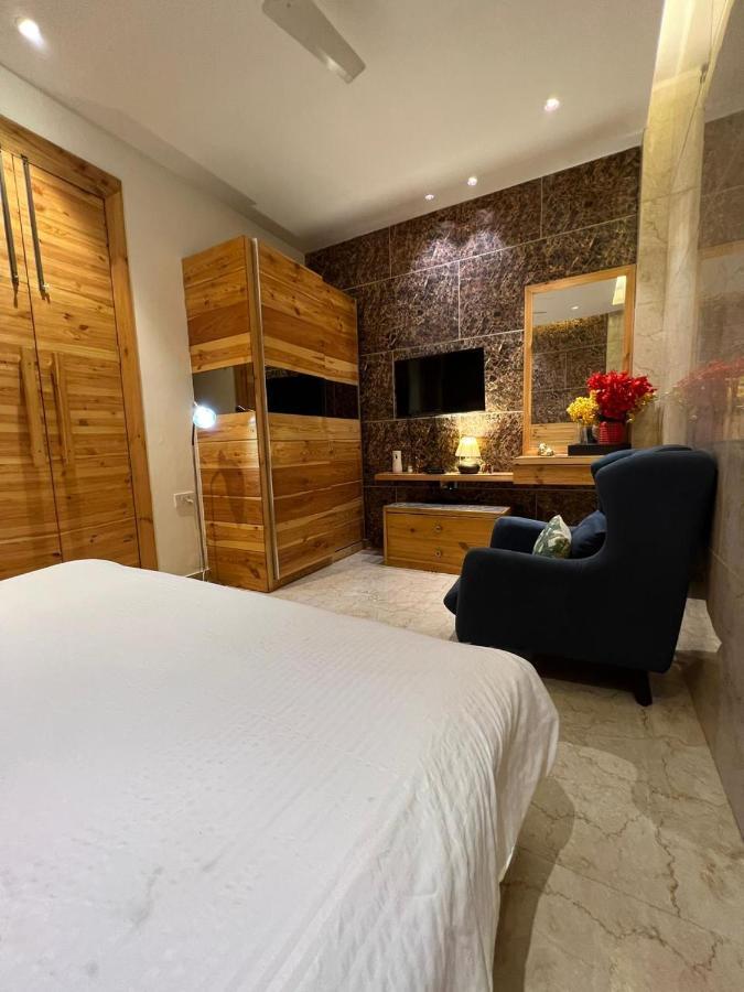 Divine Studios Rajouri Garden New Delhi Exteriör bild