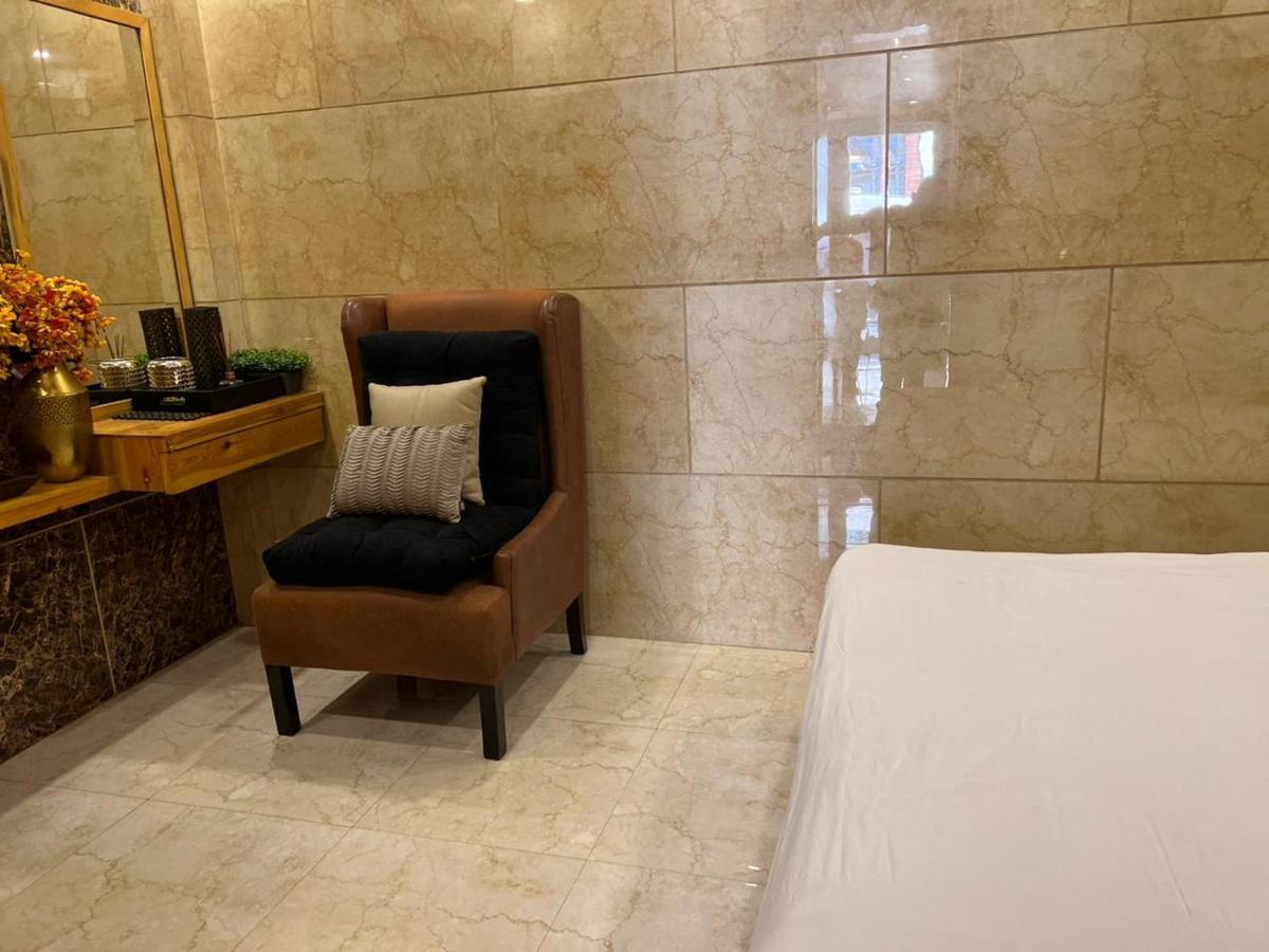 Divine Studios Rajouri Garden New Delhi Exteriör bild