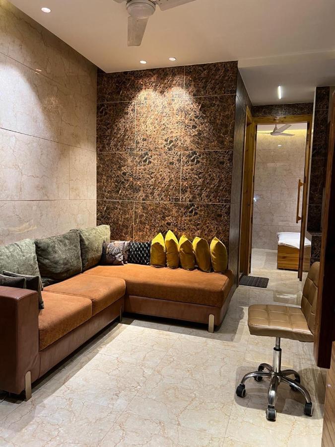 Divine Studios Rajouri Garden New Delhi Exteriör bild