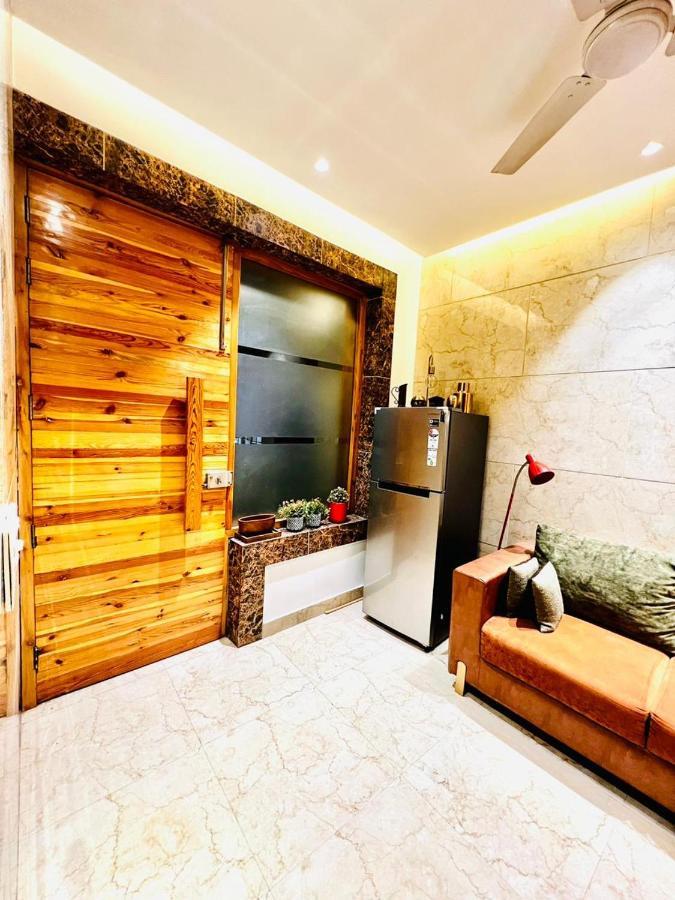 Divine Studios Rajouri Garden New Delhi Exteriör bild