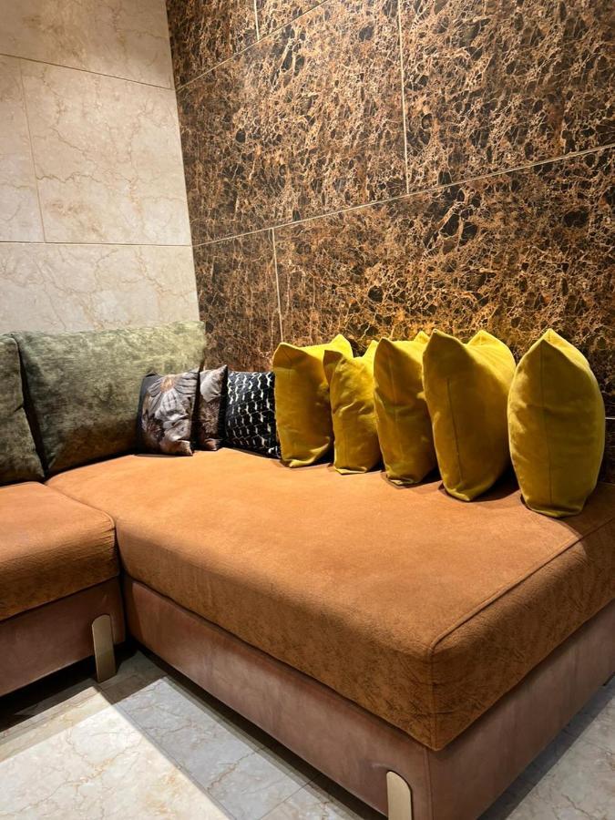Divine Studios Rajouri Garden New Delhi Exteriör bild