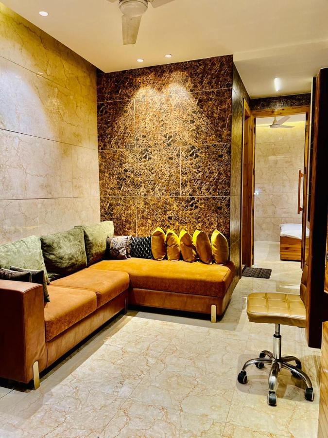 Divine Studios Rajouri Garden New Delhi Exteriör bild