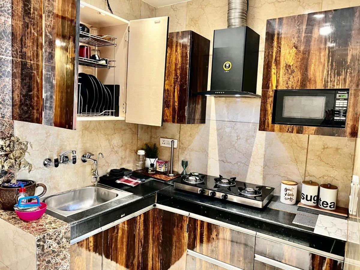 Divine Studios Rajouri Garden New Delhi Exteriör bild